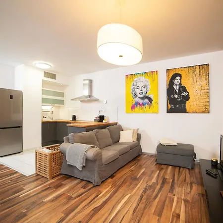 Viktoria - Castle View - Free Parking Appartamento *